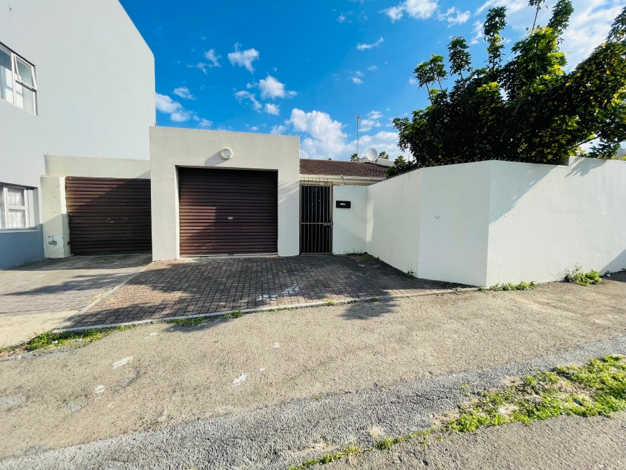 6 Bedroom Property for Sale in Quigney Eastern Cape